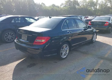 2013 Mercedes-Benz C 300 Sport 4Matic из США, поврежденный, VIN WDDGF8AB3DR296537